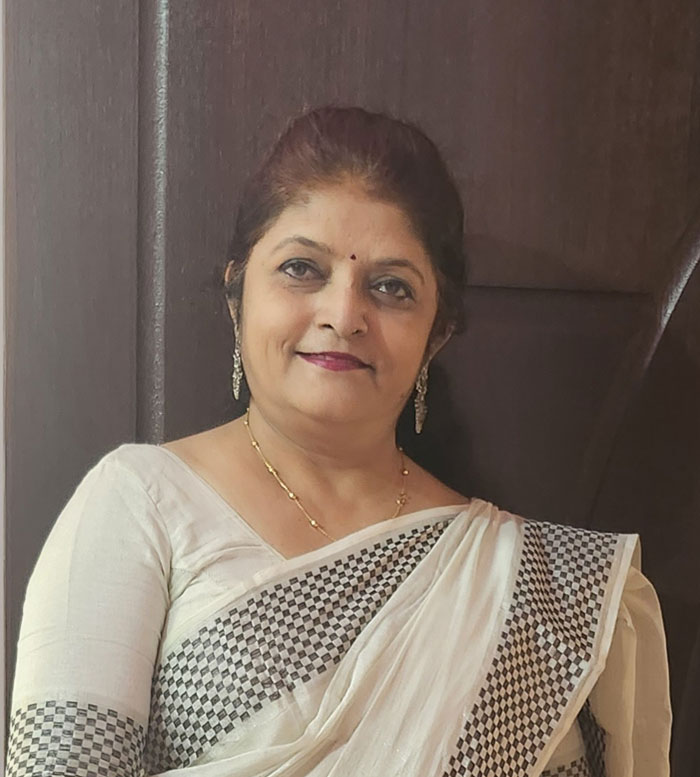 Rtn. Dr Aparna Bhat Kasar 